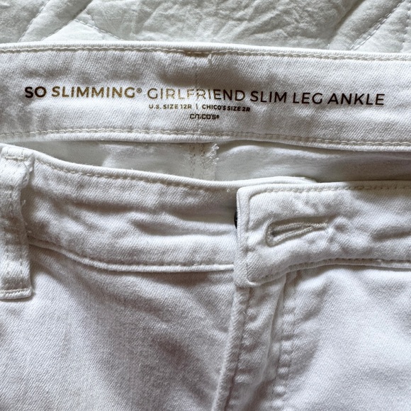 CHICO’S So Slimming Girlfriend Slim Leg Ankle White Jeans Size 12R - Picture 7 of 10